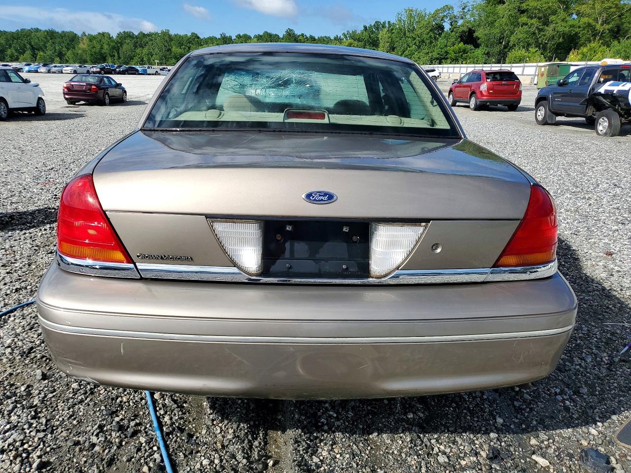 2002 FORD CROWN VIC