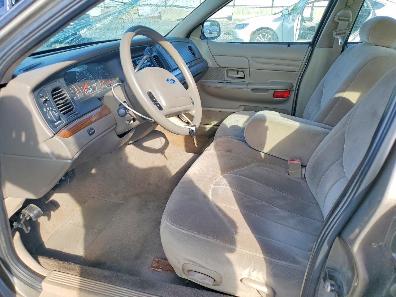 2002 FORD CROWN VIC