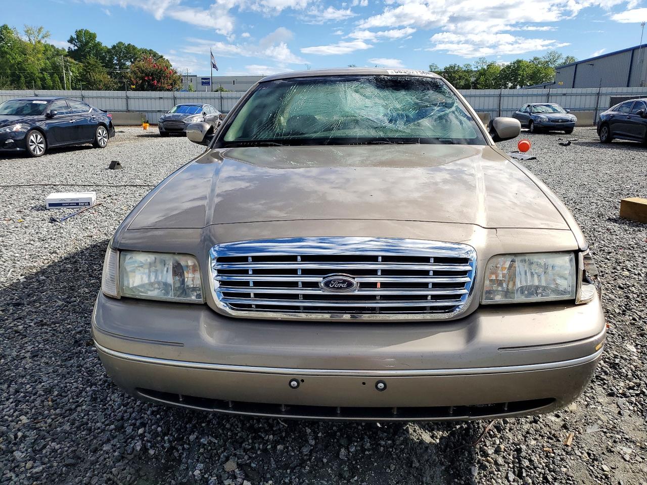 2002 FORD CROWN VIC
