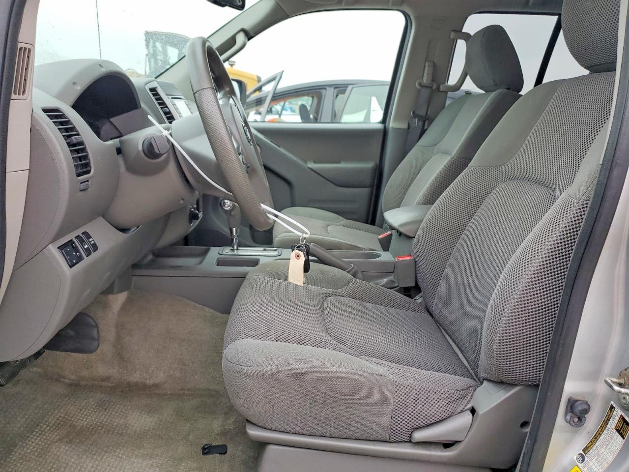2016 NISSAN FRONTIER