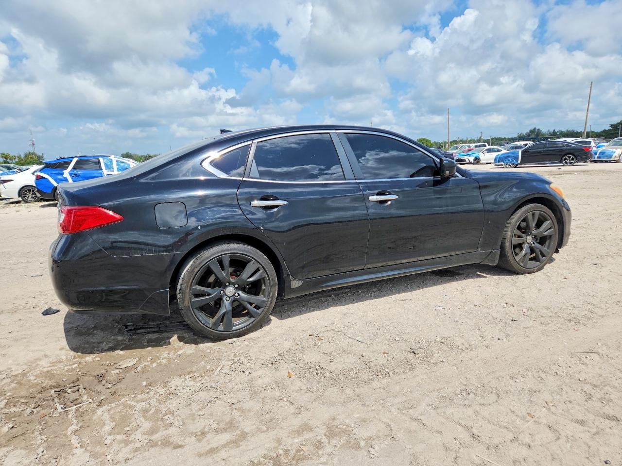 2012 INFINITI M37