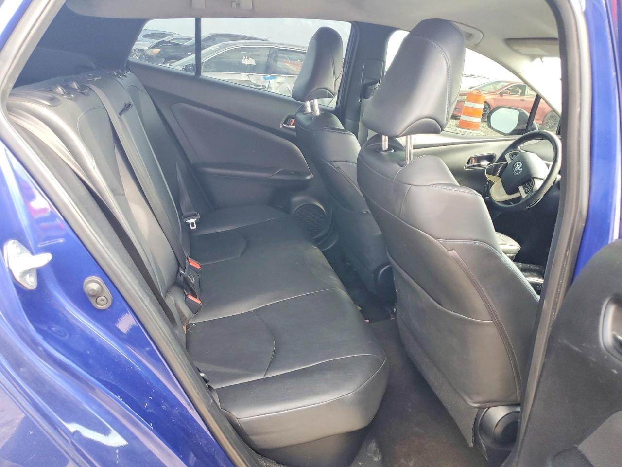 2016 TOYOTA PRIUS