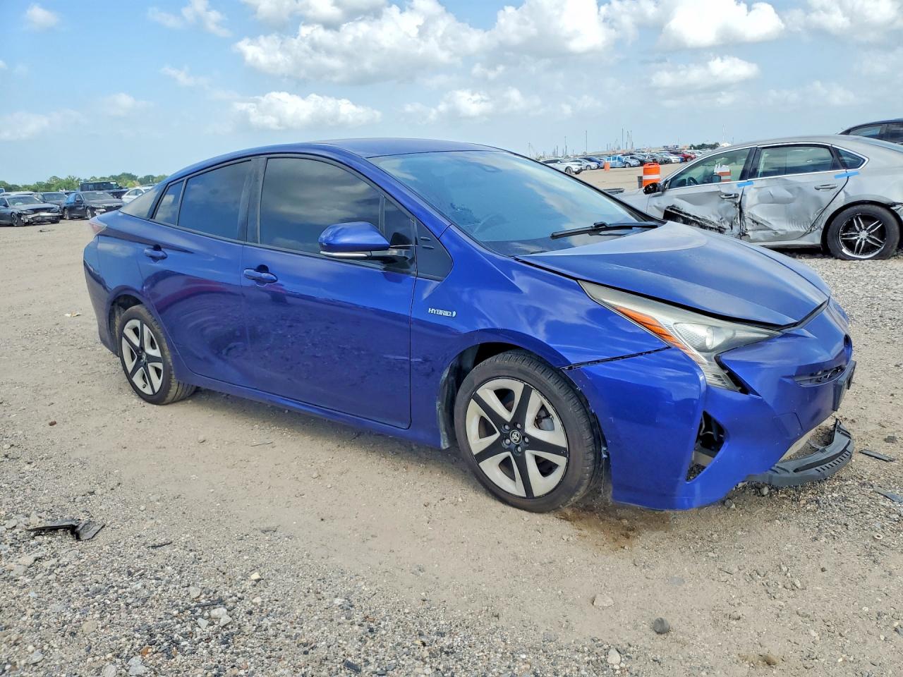 2016 TOYOTA PRIUS