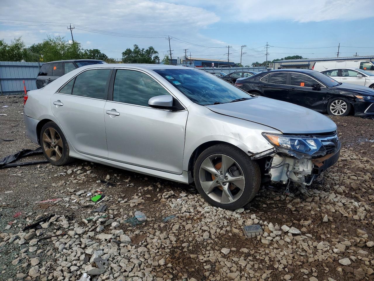 2014 TOYOTA CAMRY