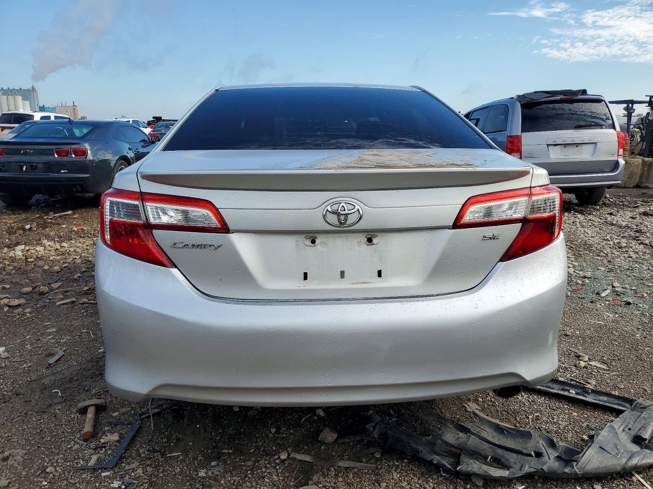 2014 TOYOTA CAMRY