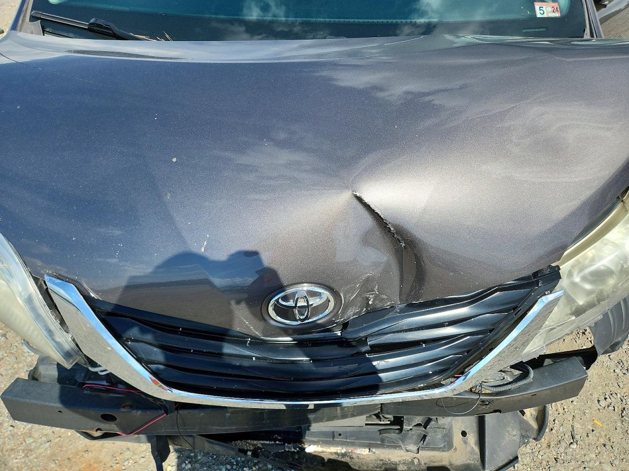 2013 TOYOTA SIENNA