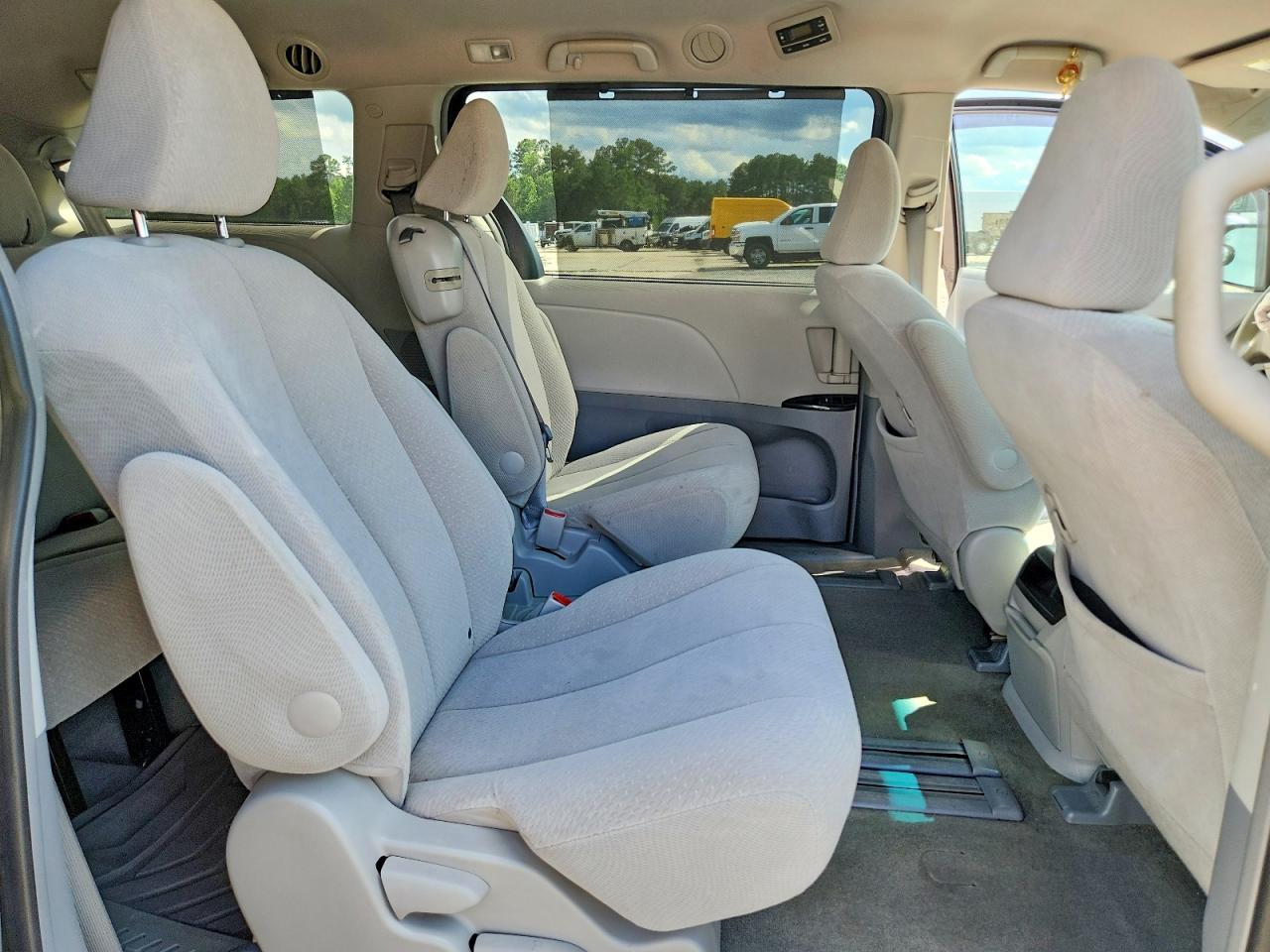 2013 TOYOTA SIENNA