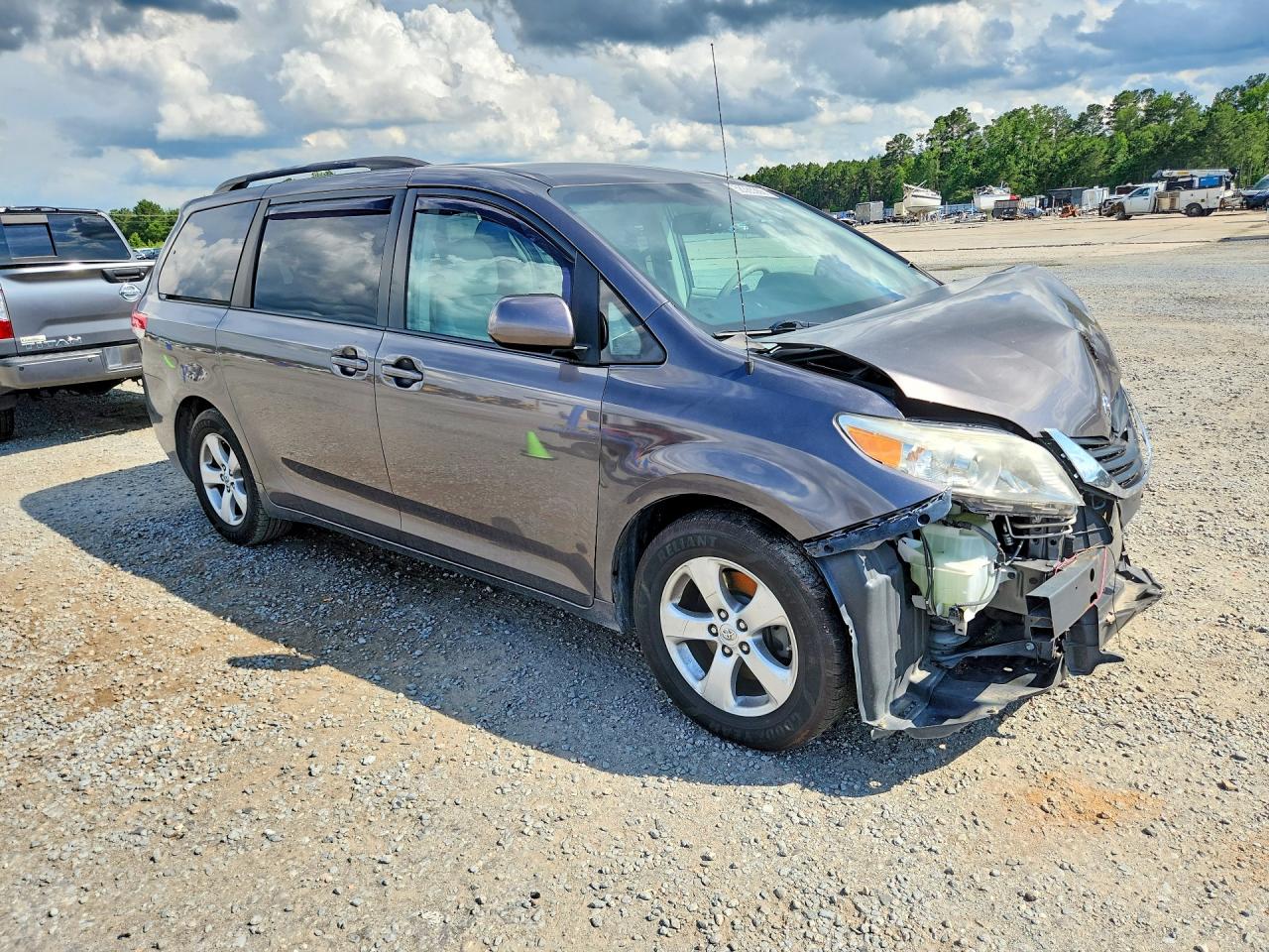 2013 TOYOTA SIENNA