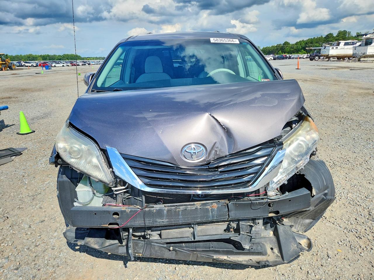 2013 TOYOTA SIENNA