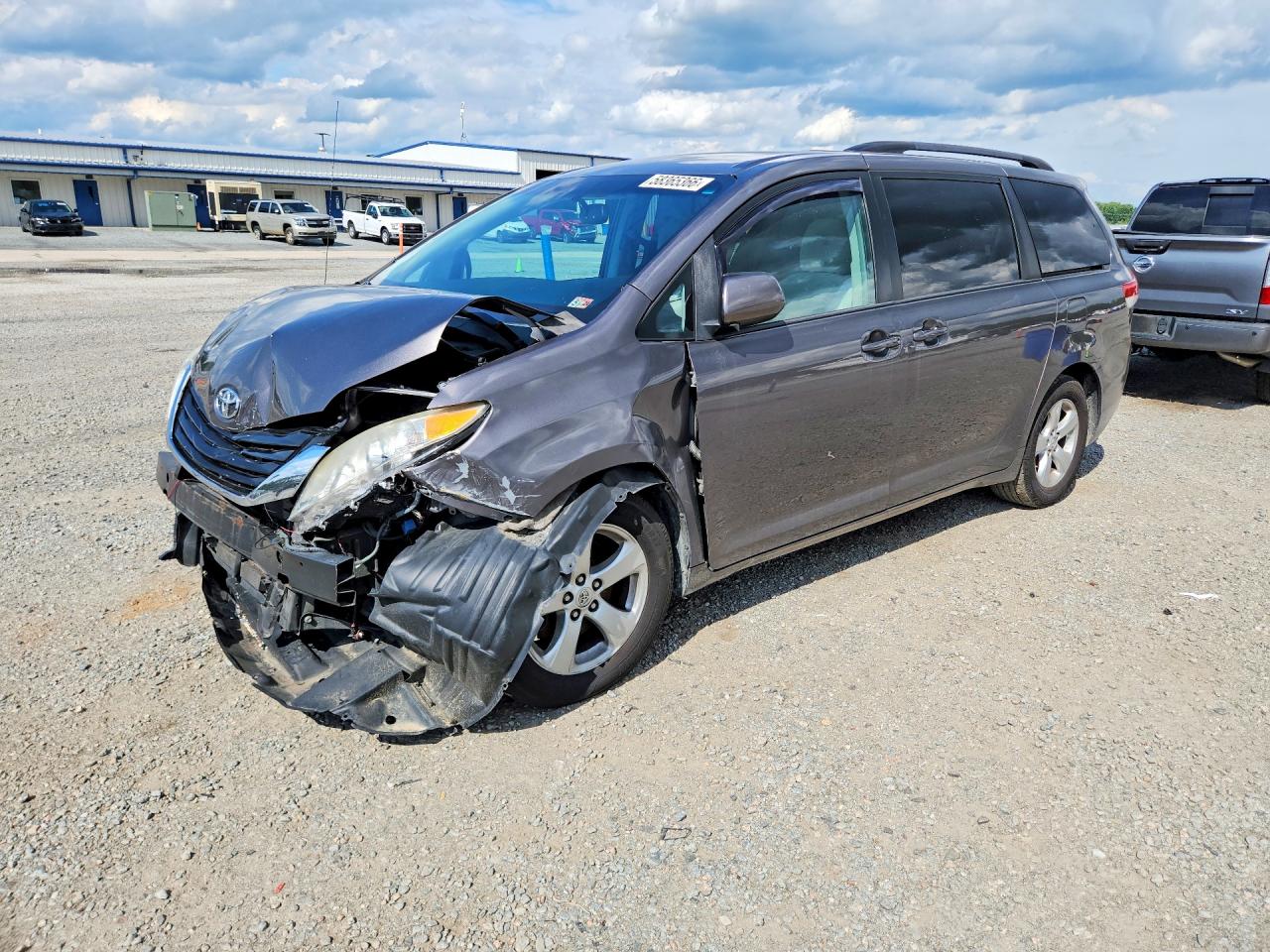 2013 TOYOTA SIENNA