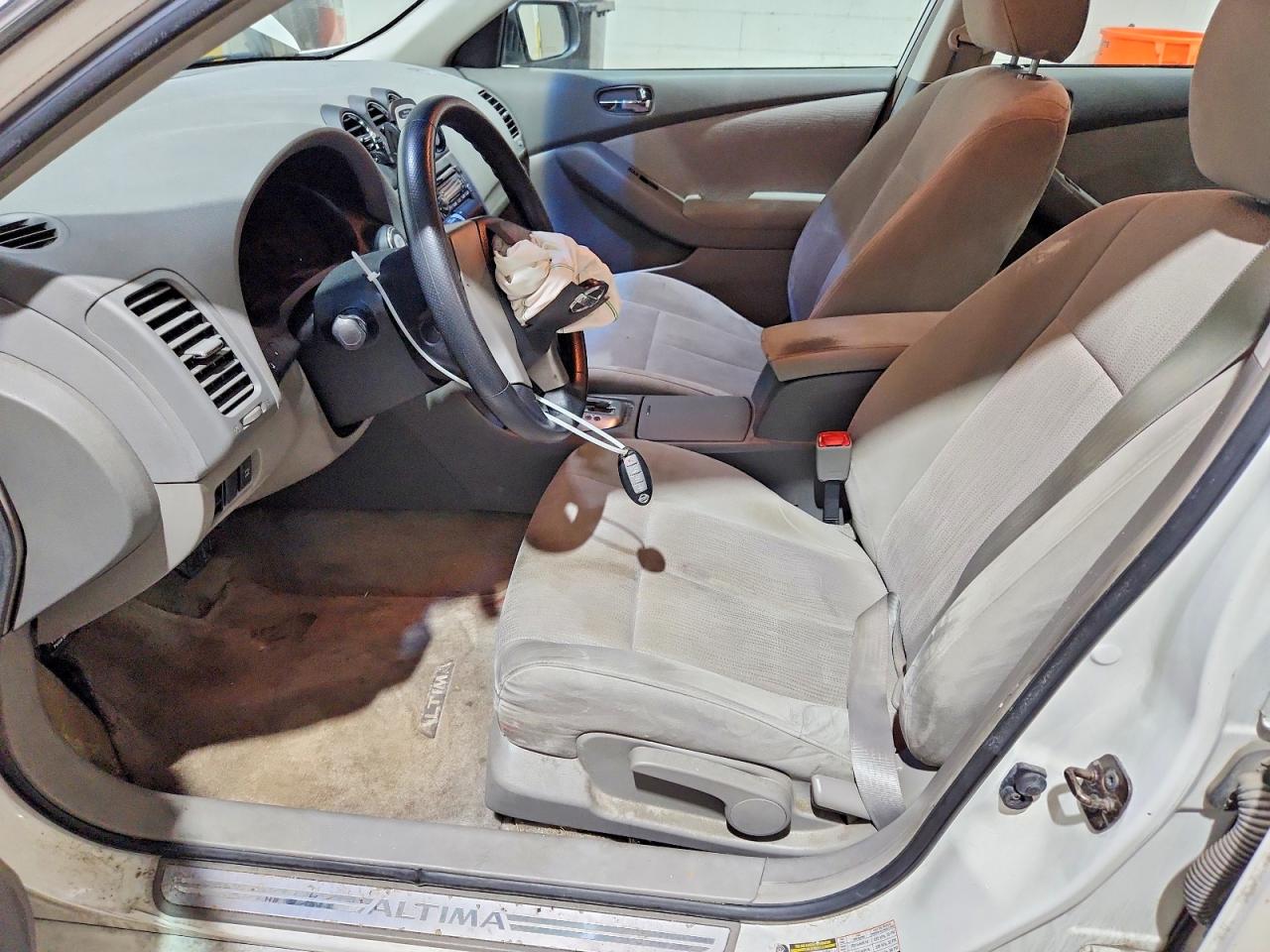 2010 NISSAN ALTIMA