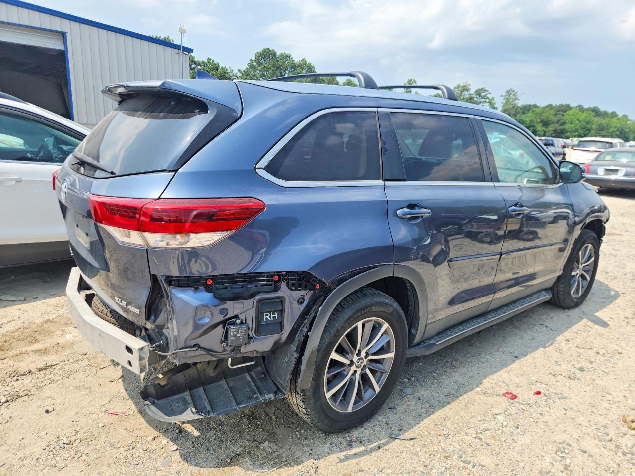 2019 TOYOTA HIGHLANDER