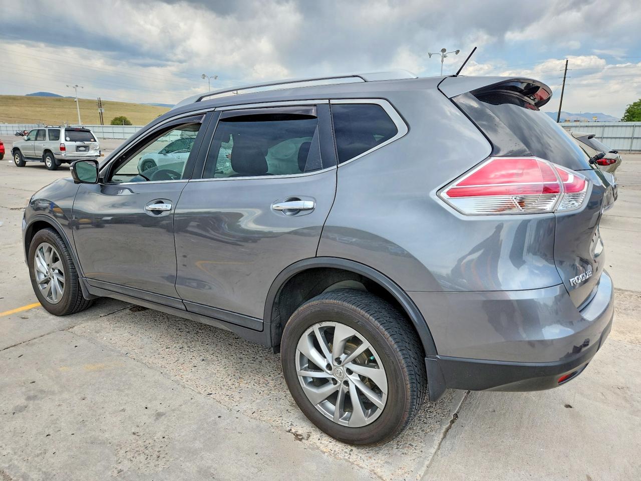 2015 NISSAN ROGUE