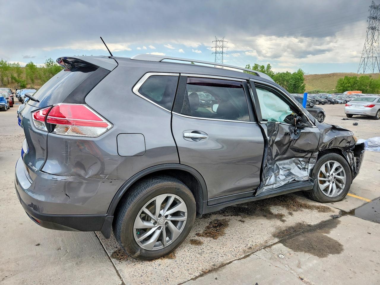 2015 NISSAN ROGUE