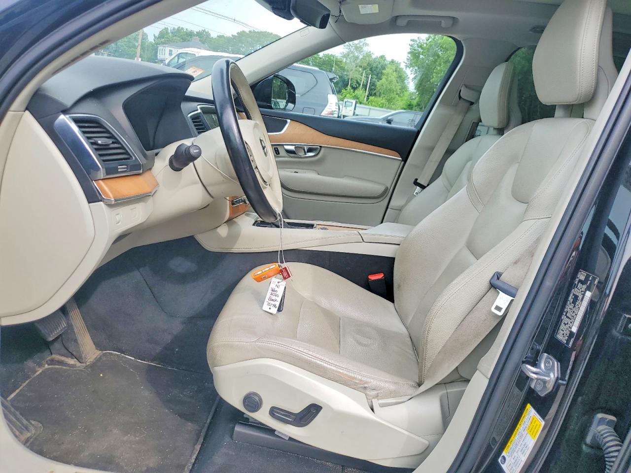 2021 VOLVO XC90