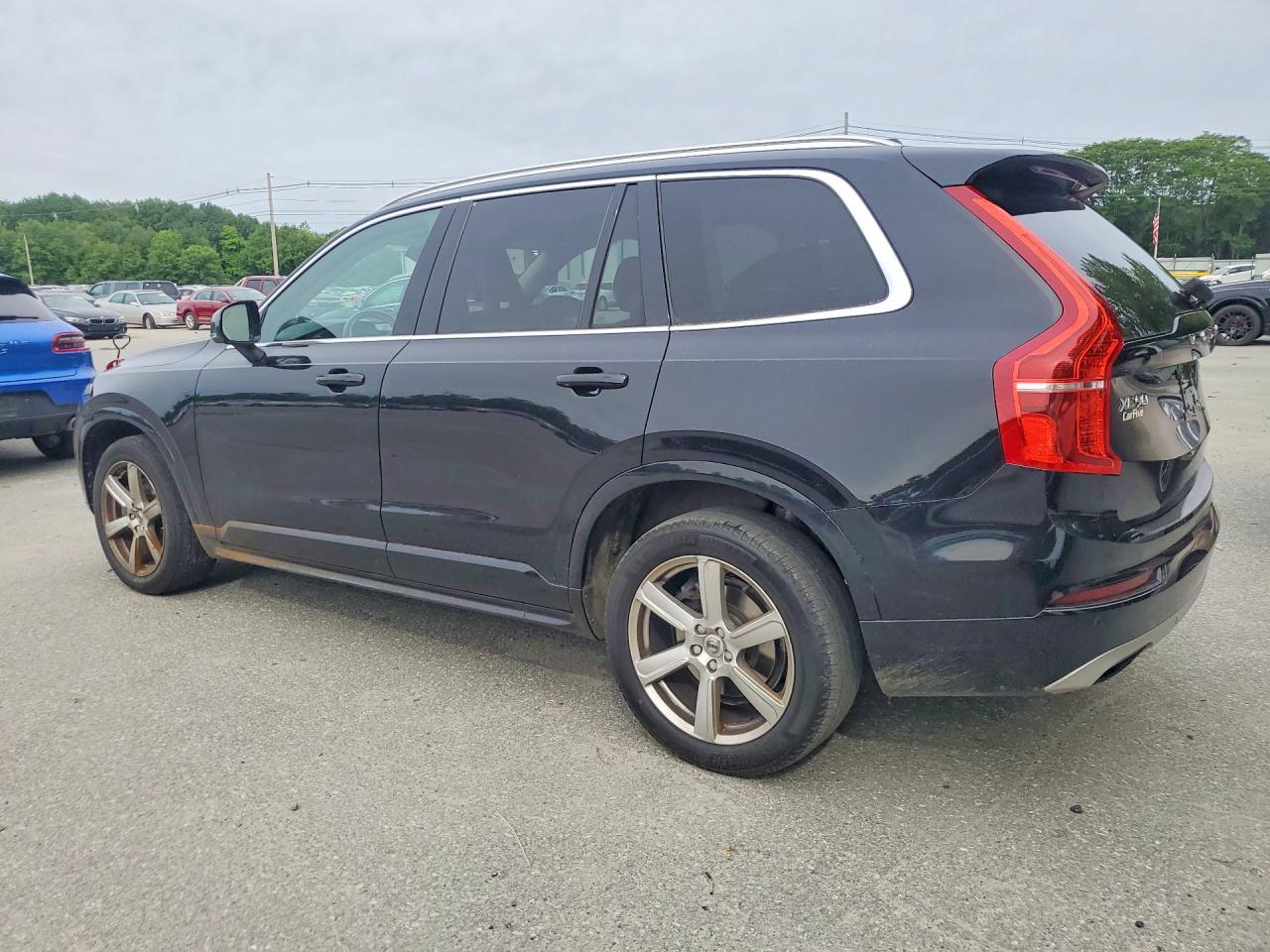 2021 VOLVO XC90