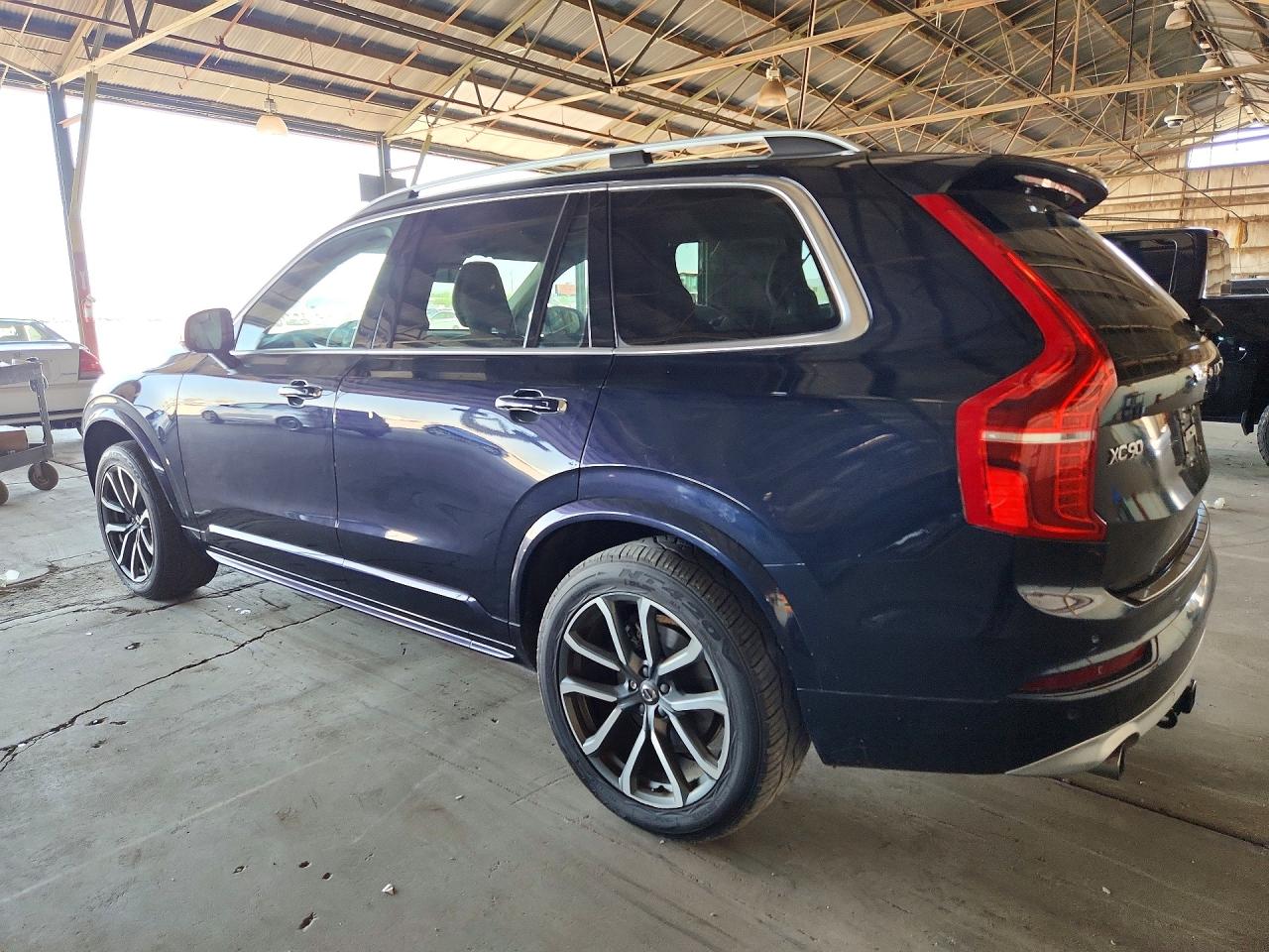 2019 VOLVO XC90