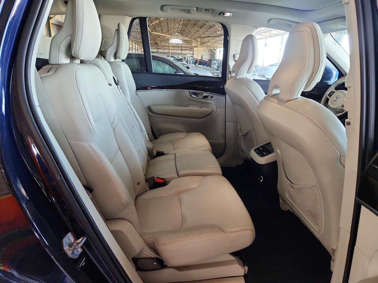 2019 VOLVO XC90