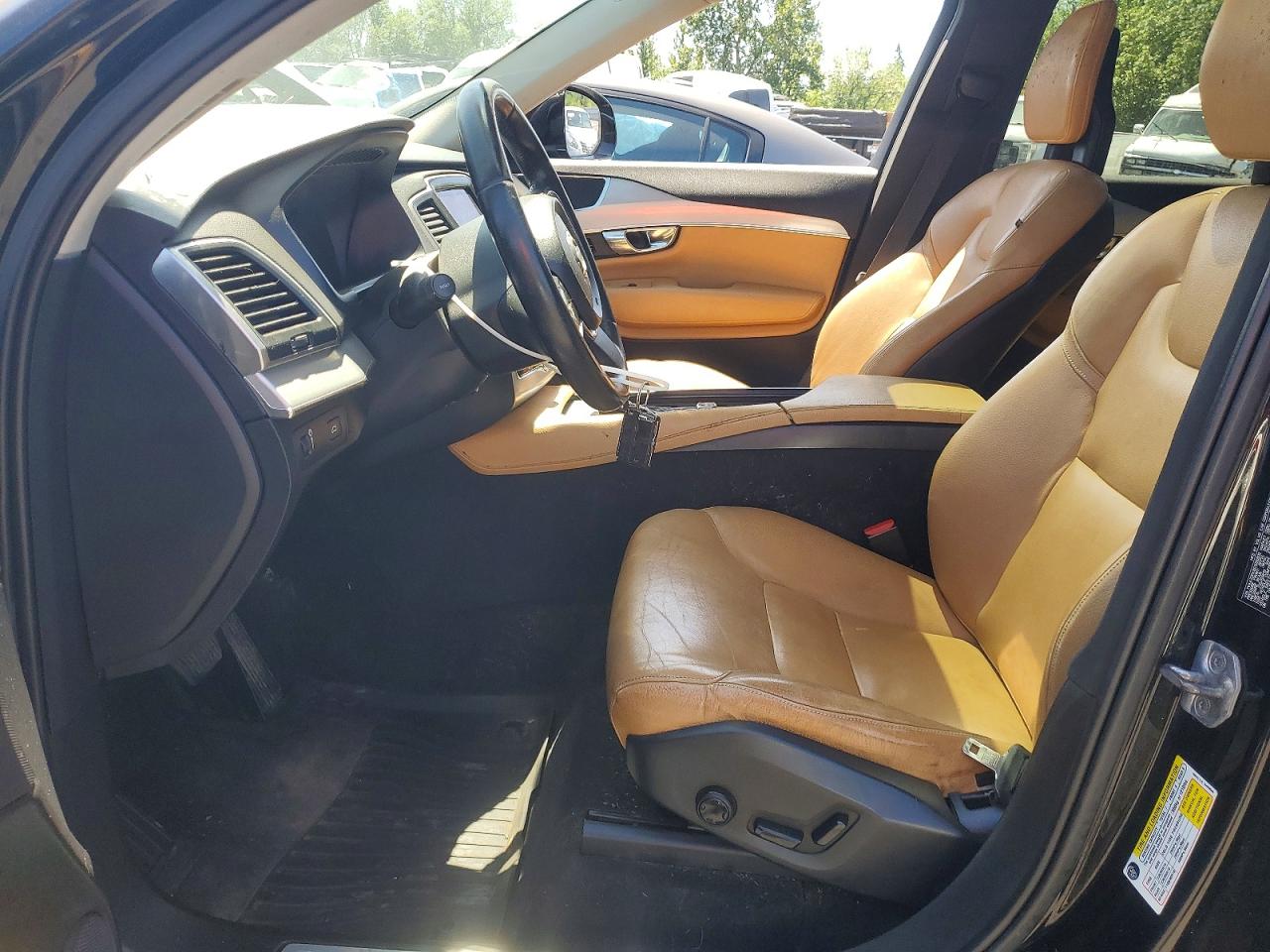 2016 VOLVO XC90