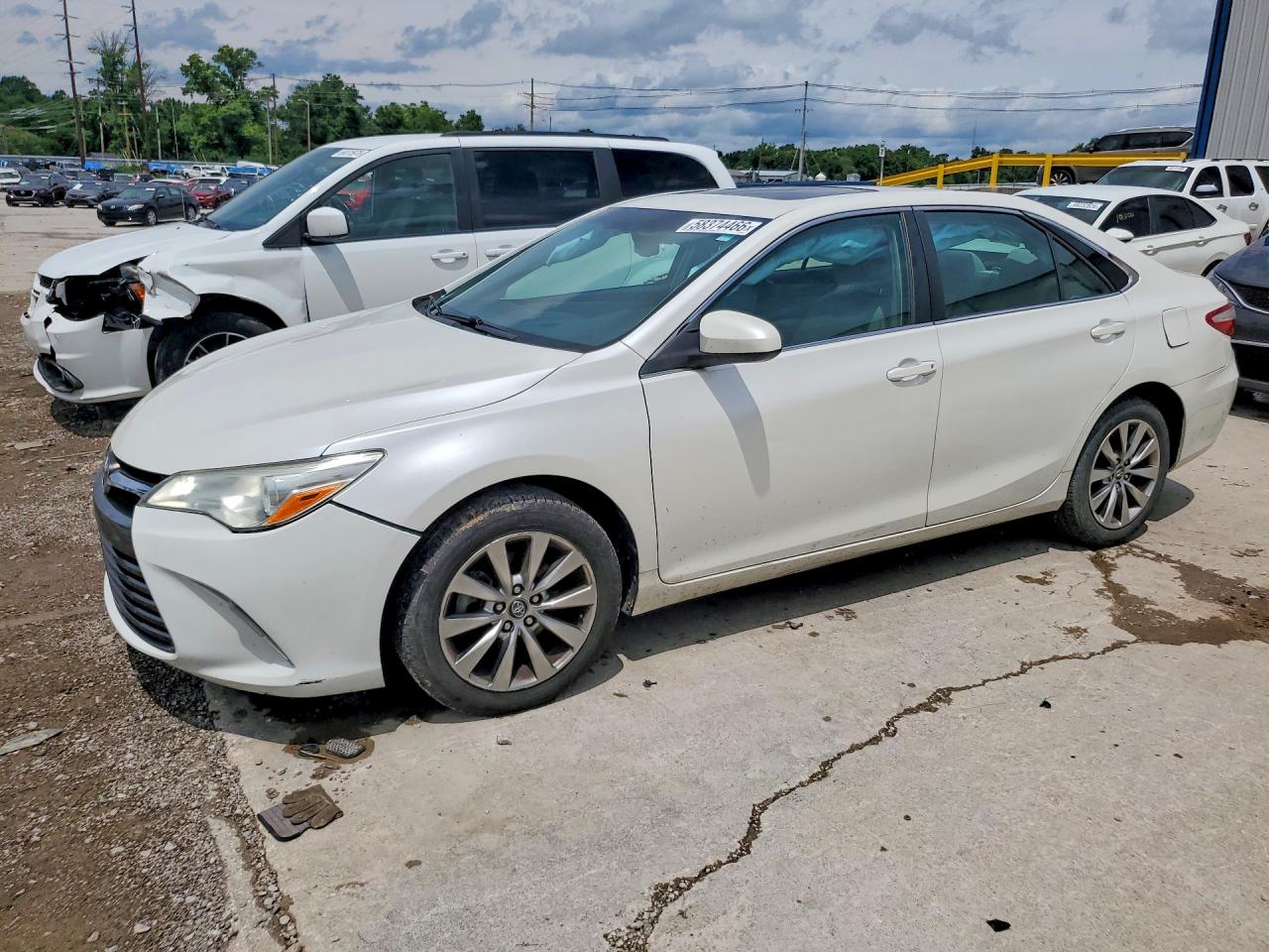 2016 TOYOTA CAMRY