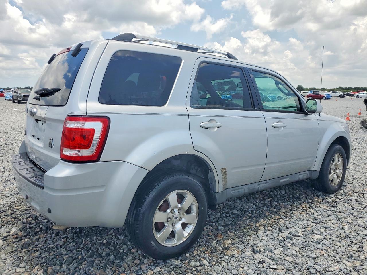 2011 FORD ESCAPE