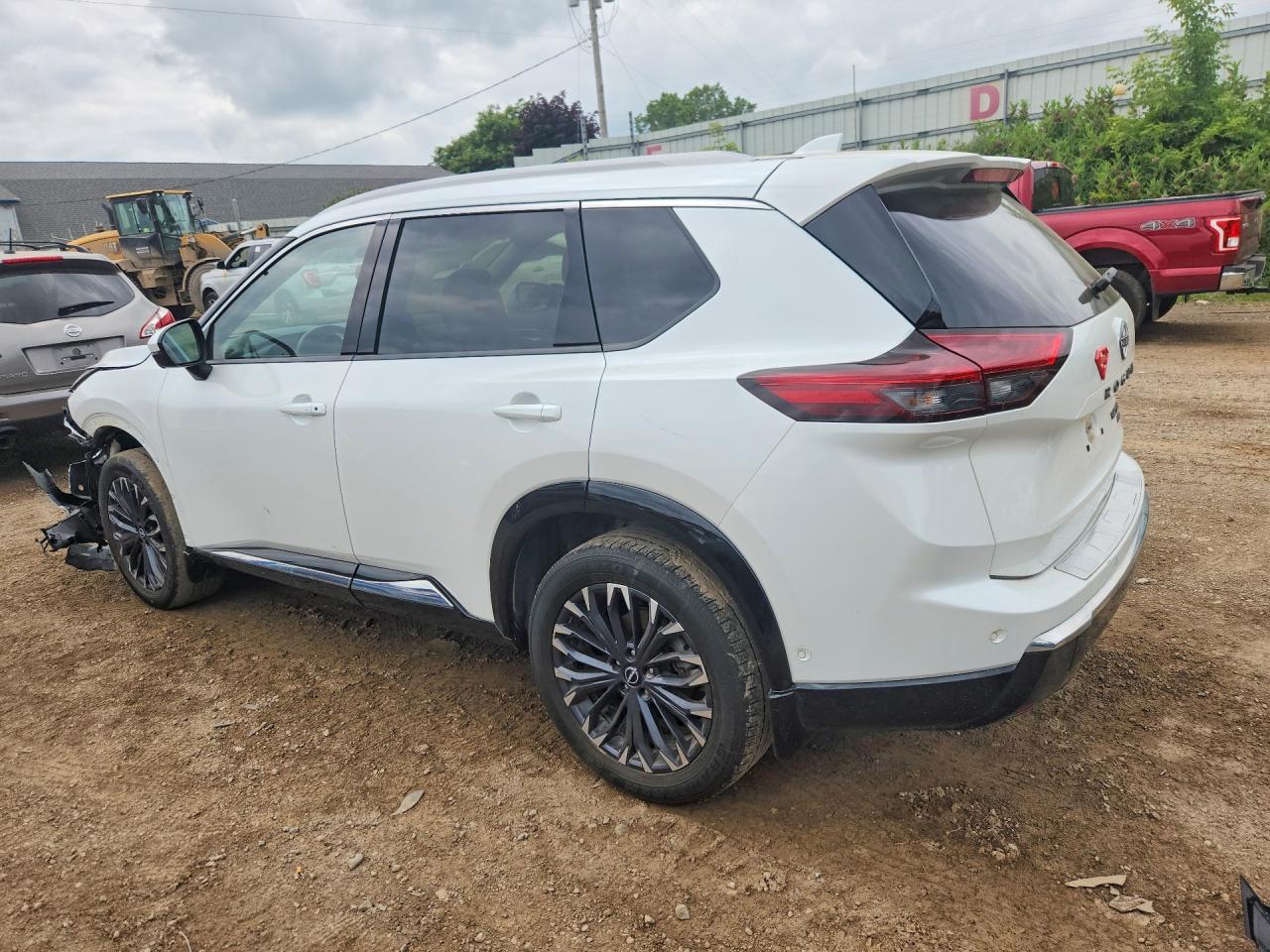 2025 NISSAN ROGUE