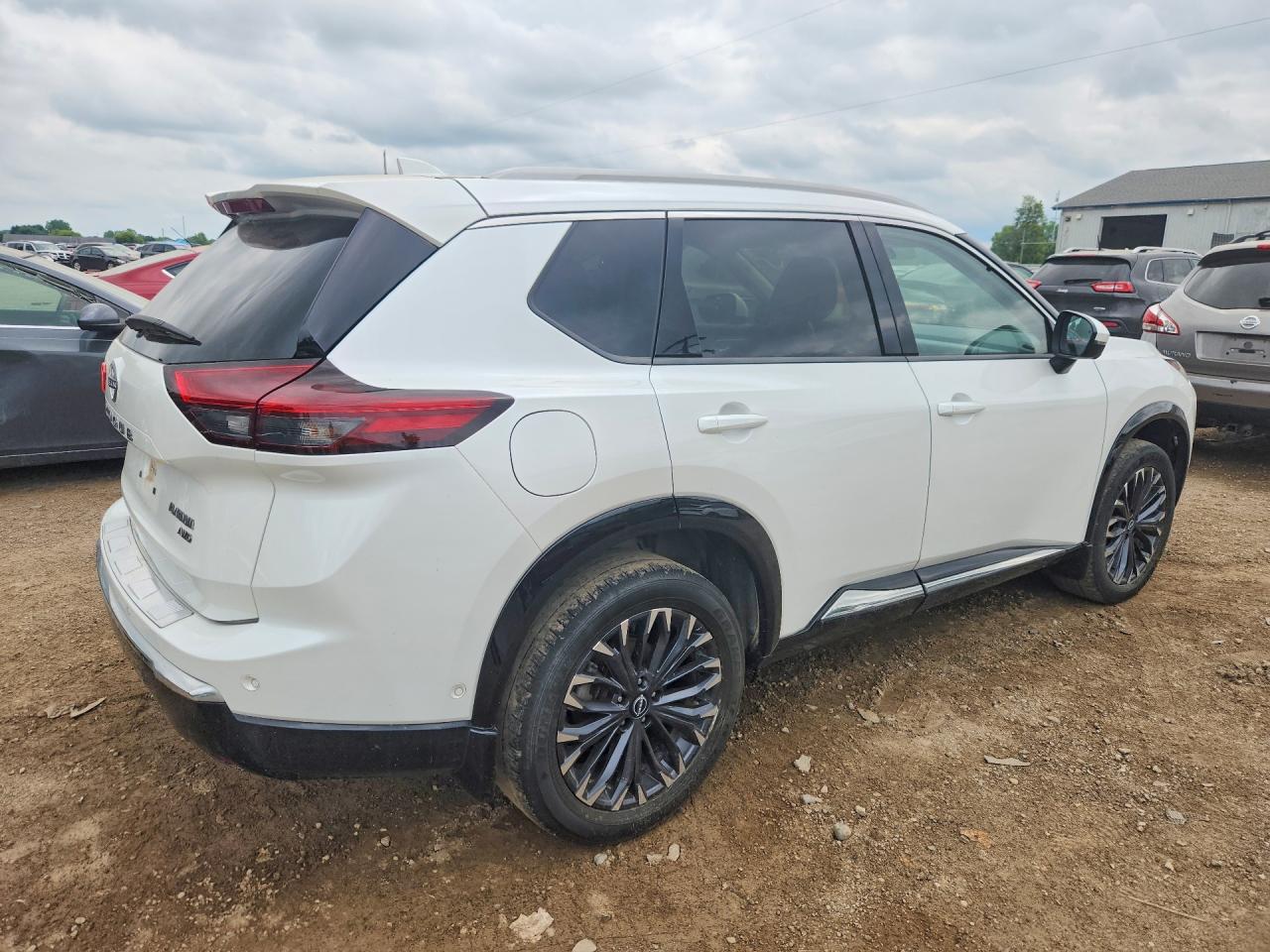 2025 NISSAN ROGUE