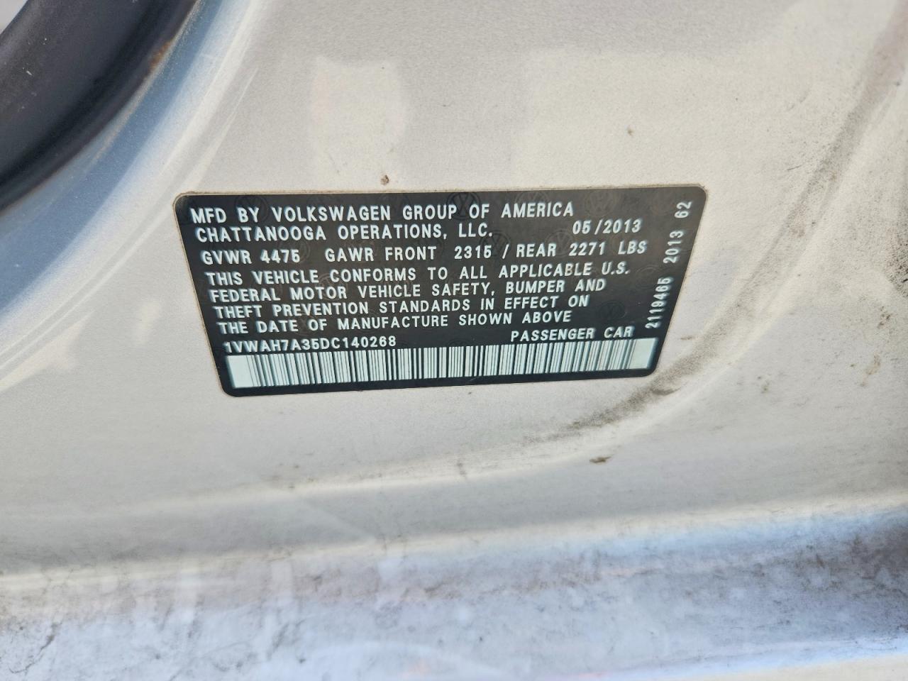 2013 VOLKSWAGEN PASSAT