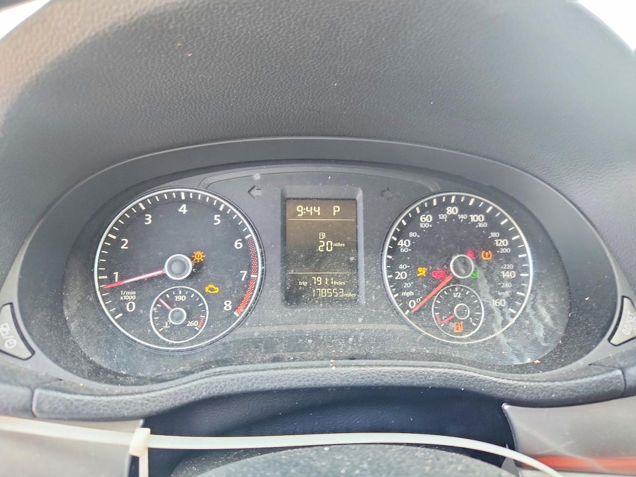 2013 VOLKSWAGEN PASSAT