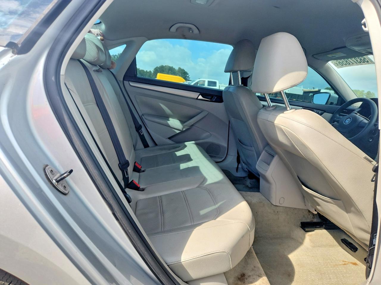 2013 VOLKSWAGEN PASSAT