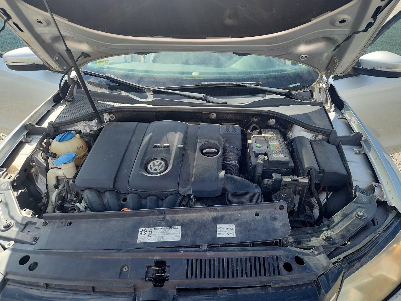 2013 VOLKSWAGEN PASSAT