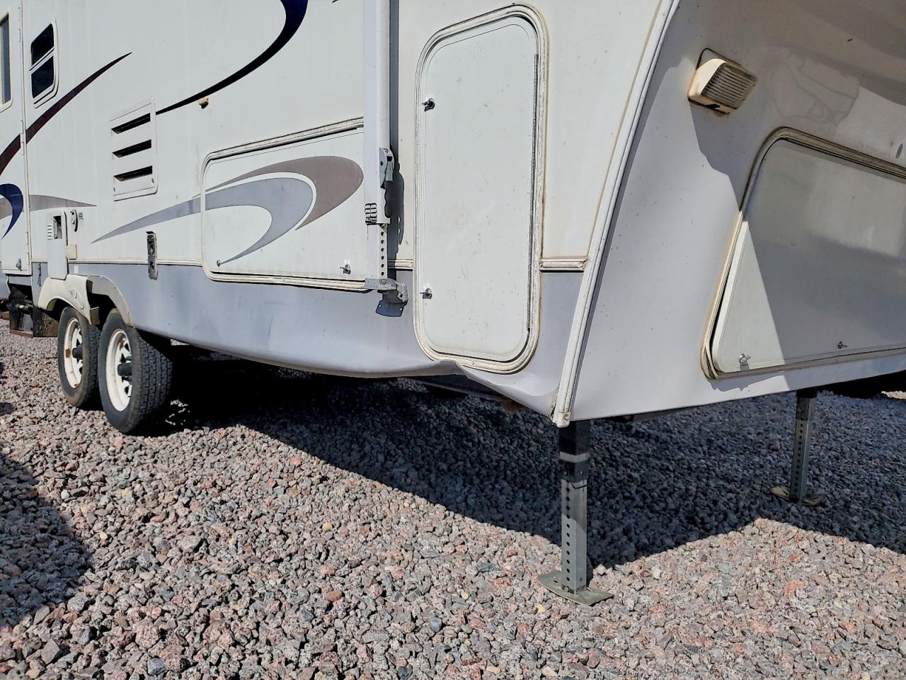 2004 KEYSTONE RV TRAILERS