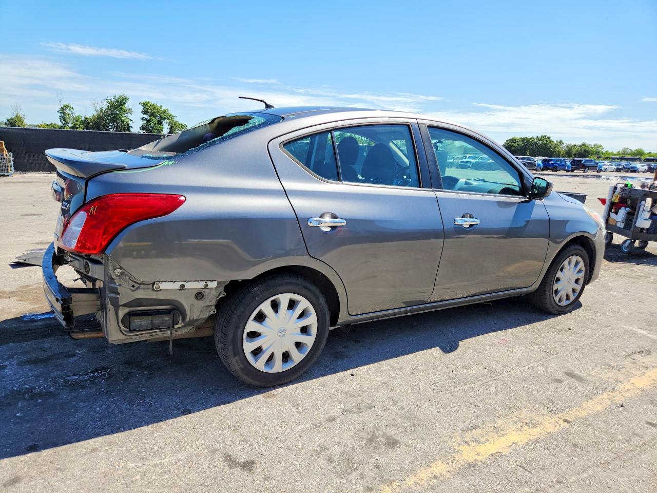 2016 NISSAN VERSA