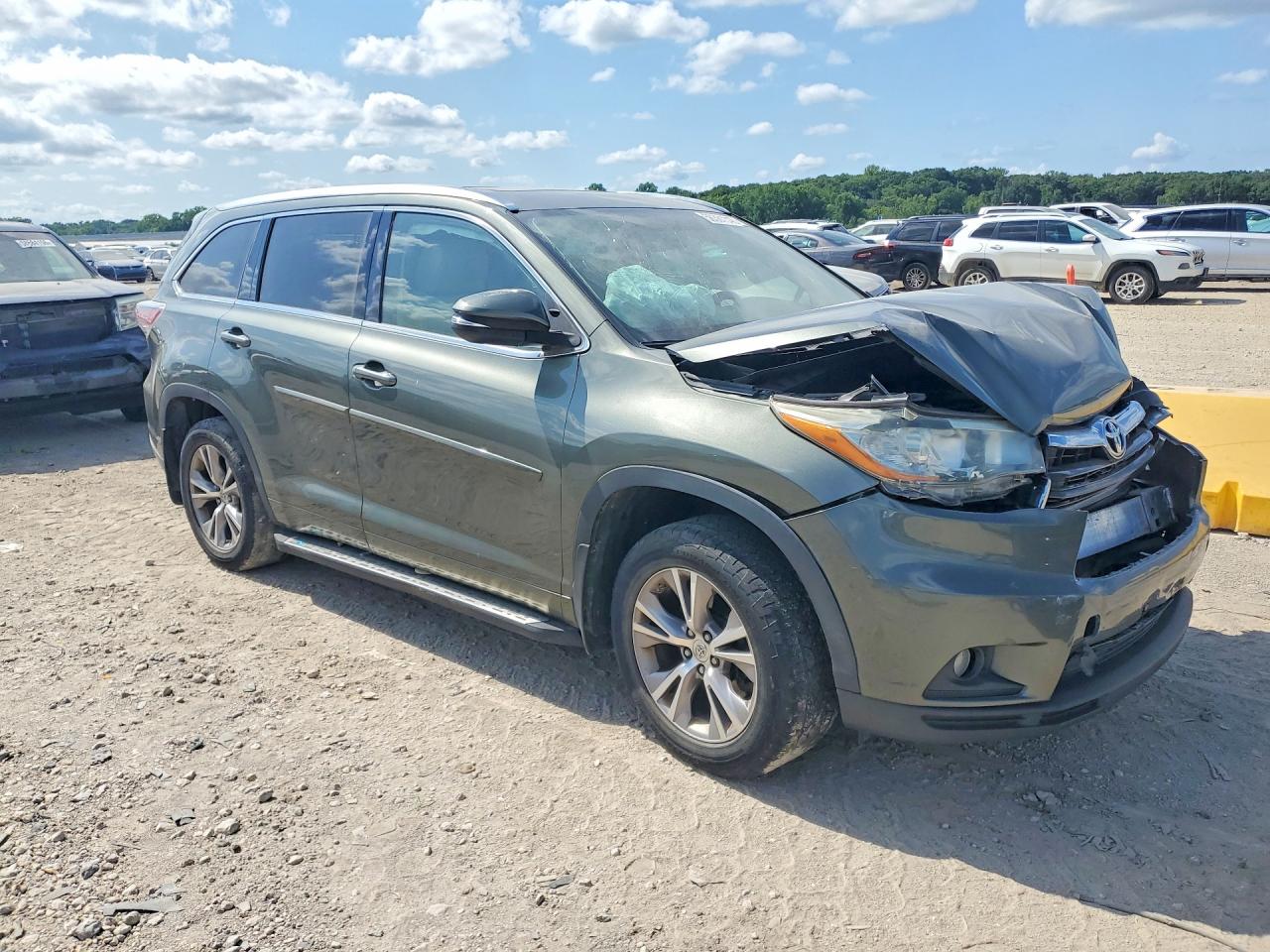 2015 TOYOTA HIGHLANDER