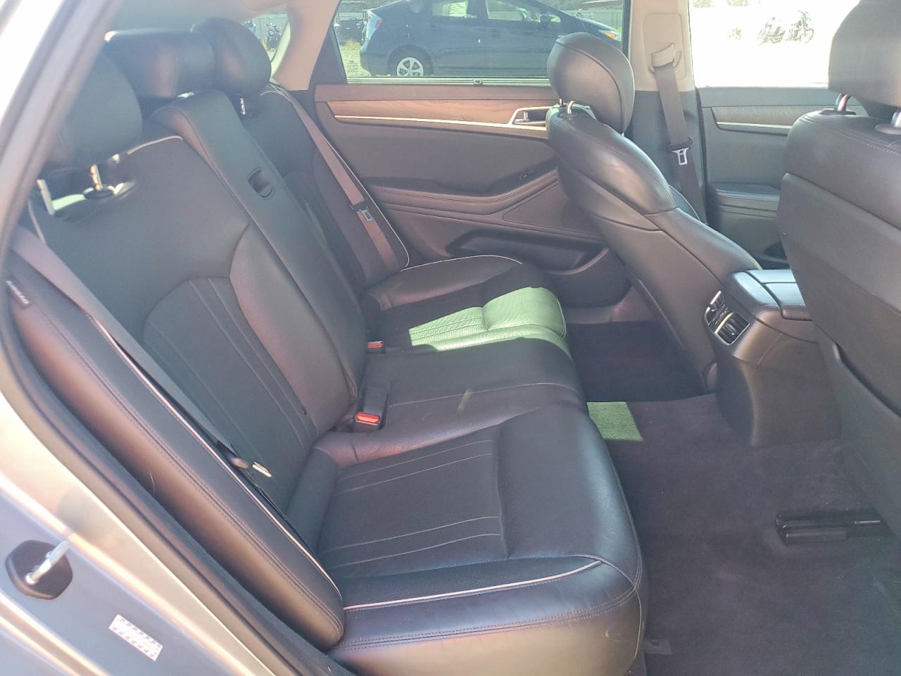 2015 HYUNDAI GENESIS