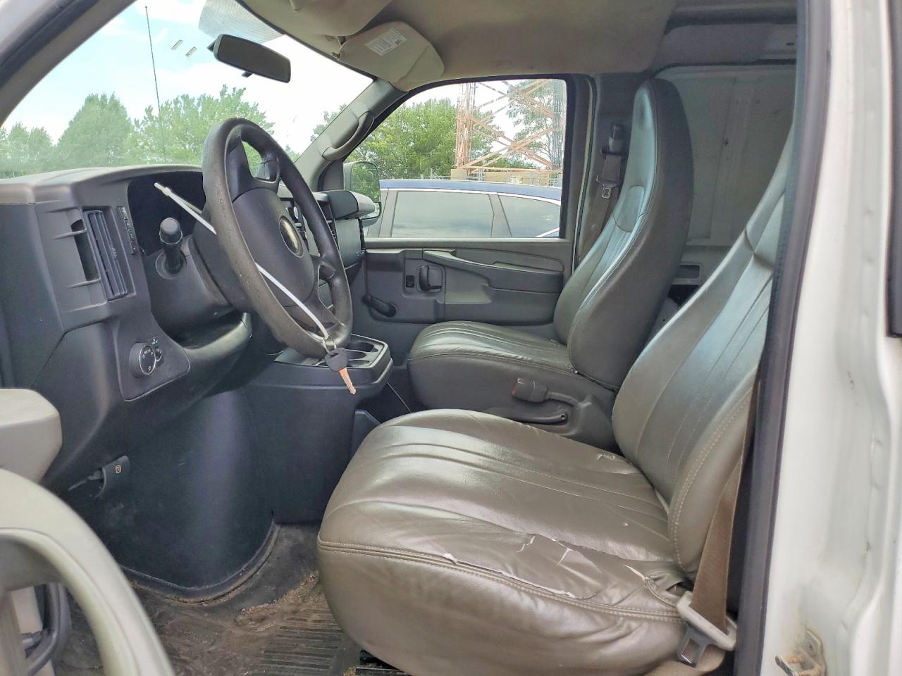 2010 CHEVROLET EXPRESS