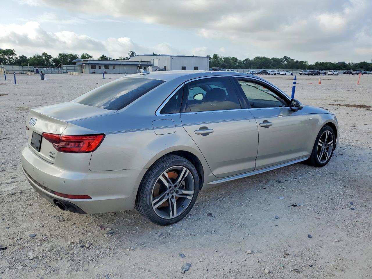 2017 AUDI A4