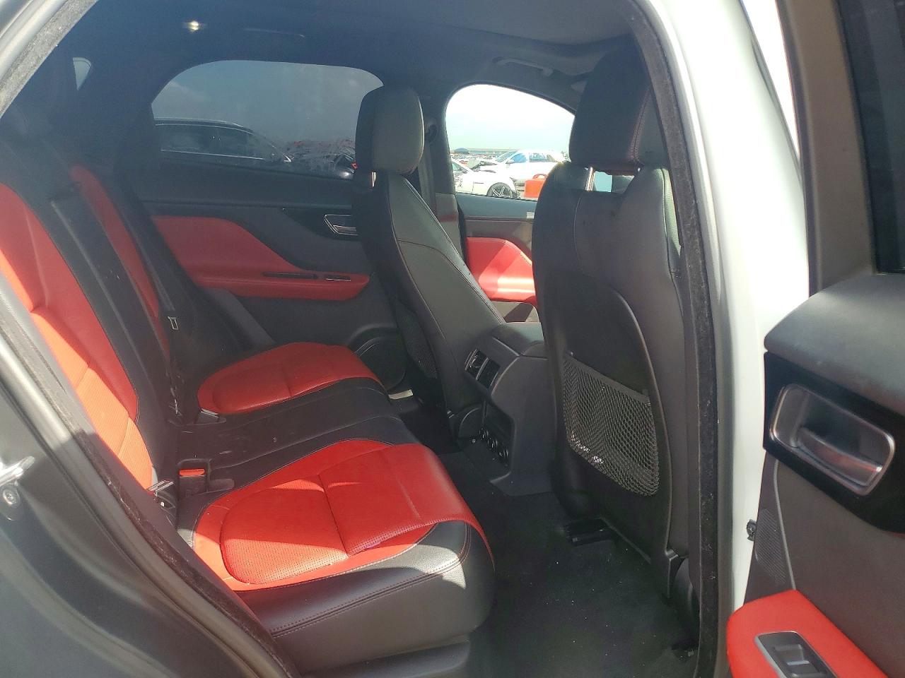 2018 JAGUAR F-PACE