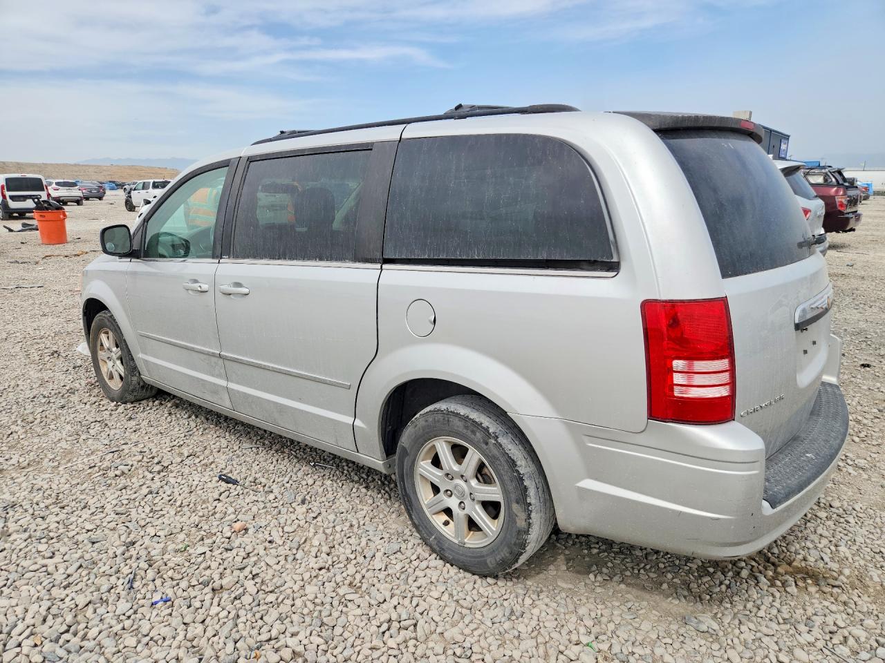 2010 CHRYSLER MINIVAN