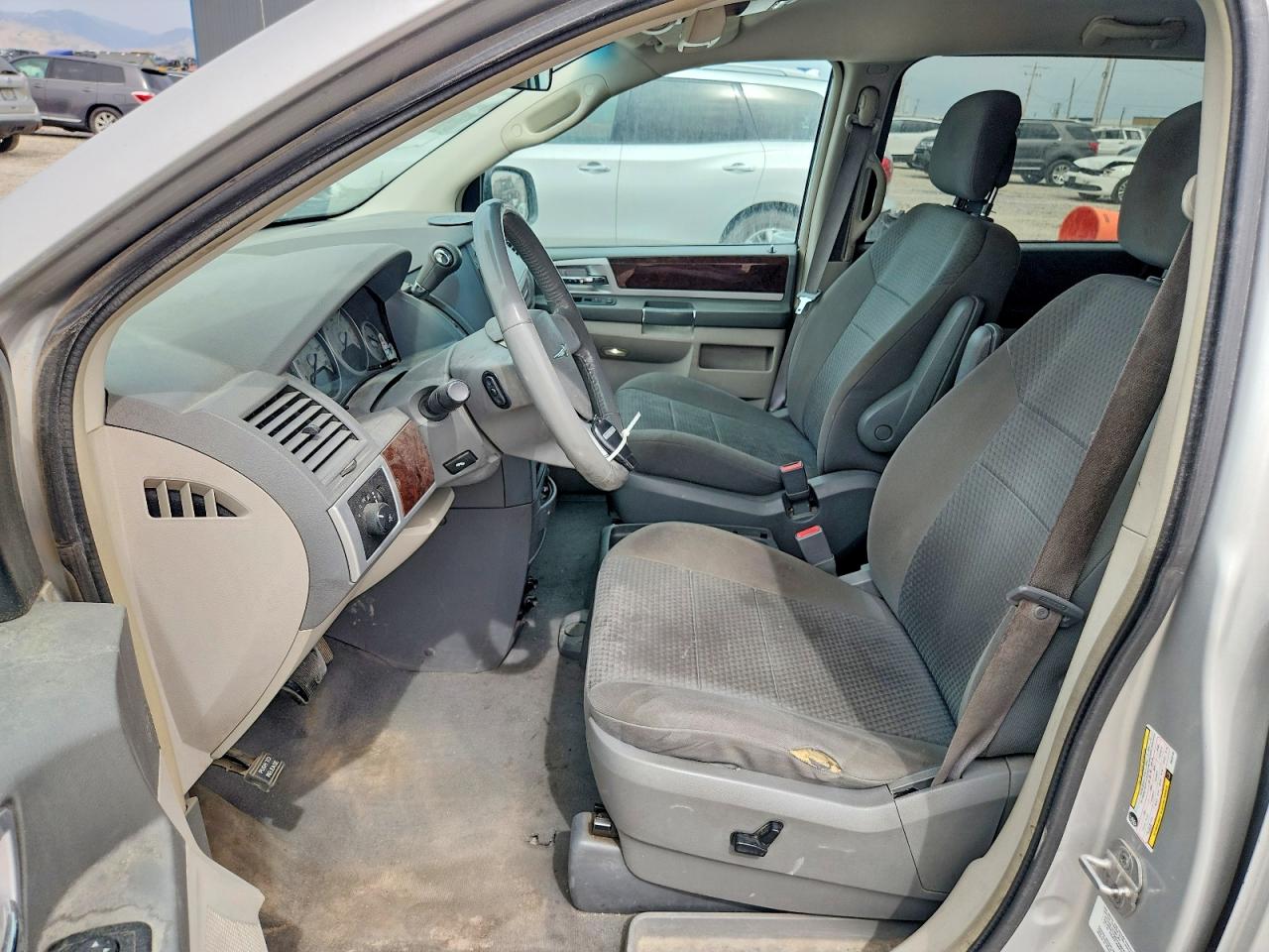2010 CHRYSLER MINIVAN