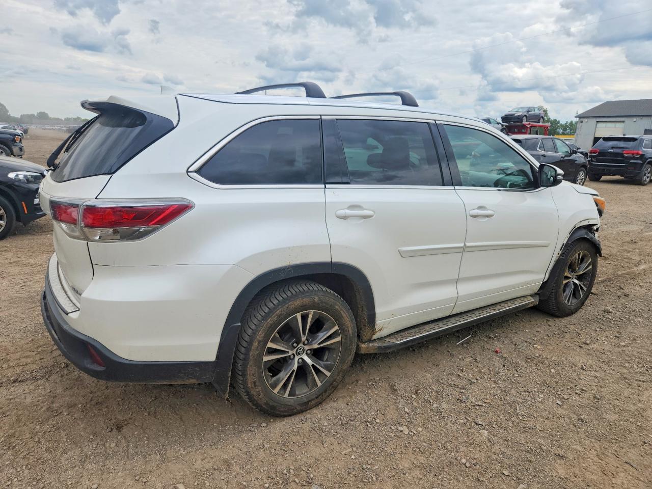 2016 TOYOTA HIGHLANDER