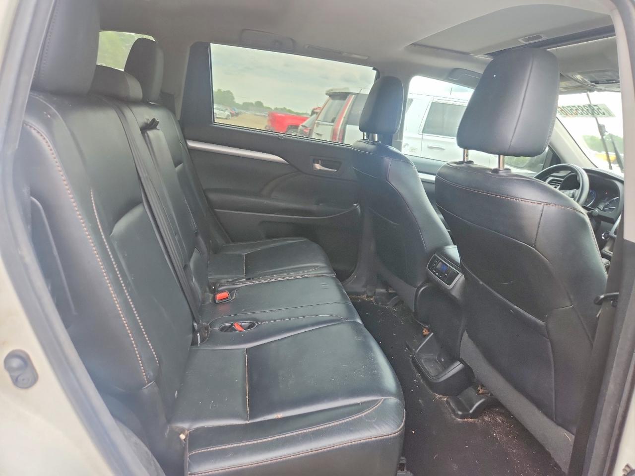 2016 TOYOTA HIGHLANDER