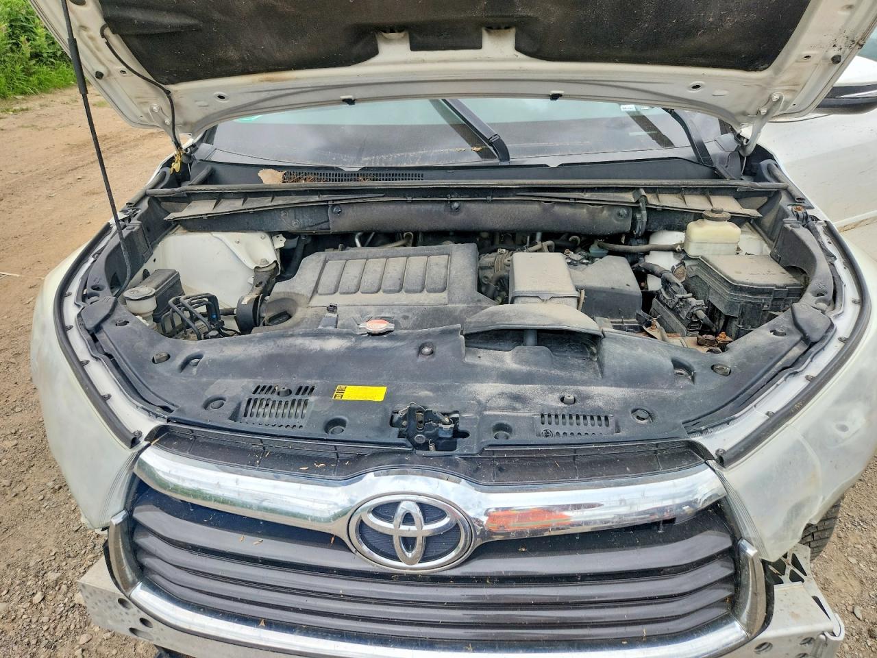 2016 TOYOTA HIGHLANDER