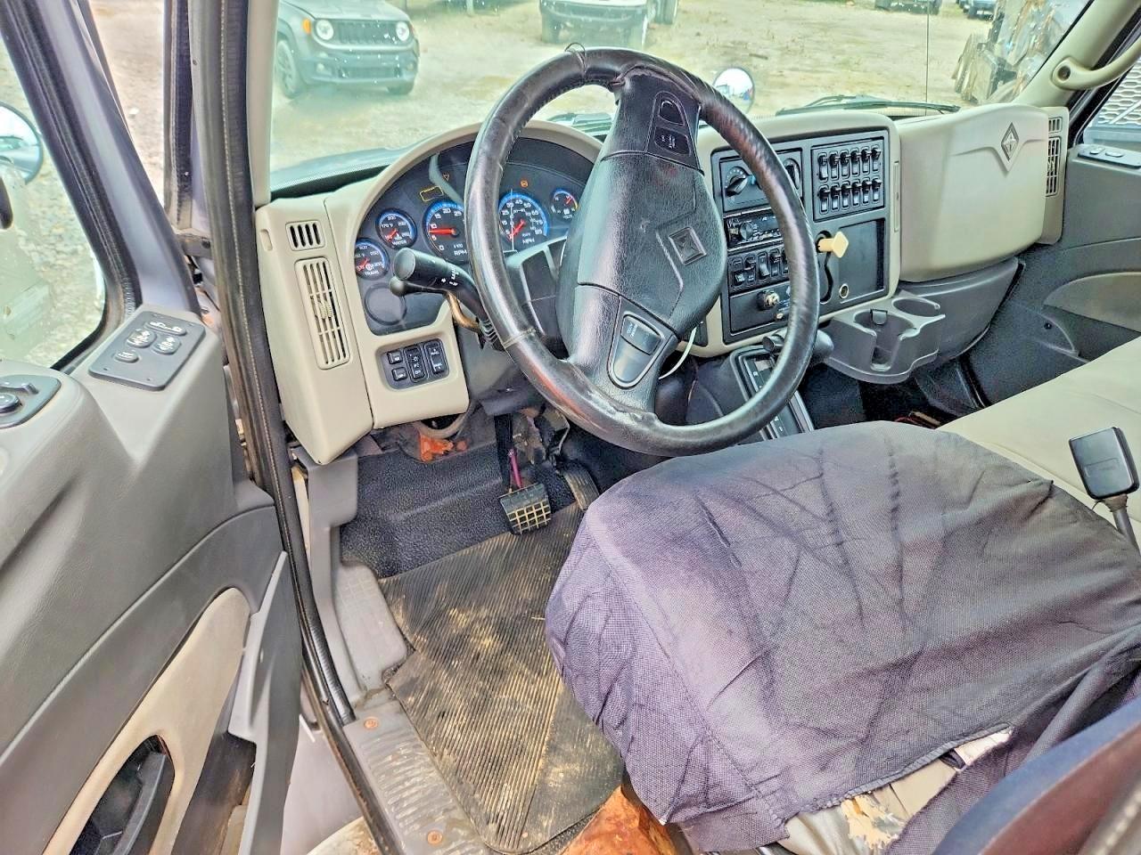 2011 INTERNATIONAL 4000 SERIE
