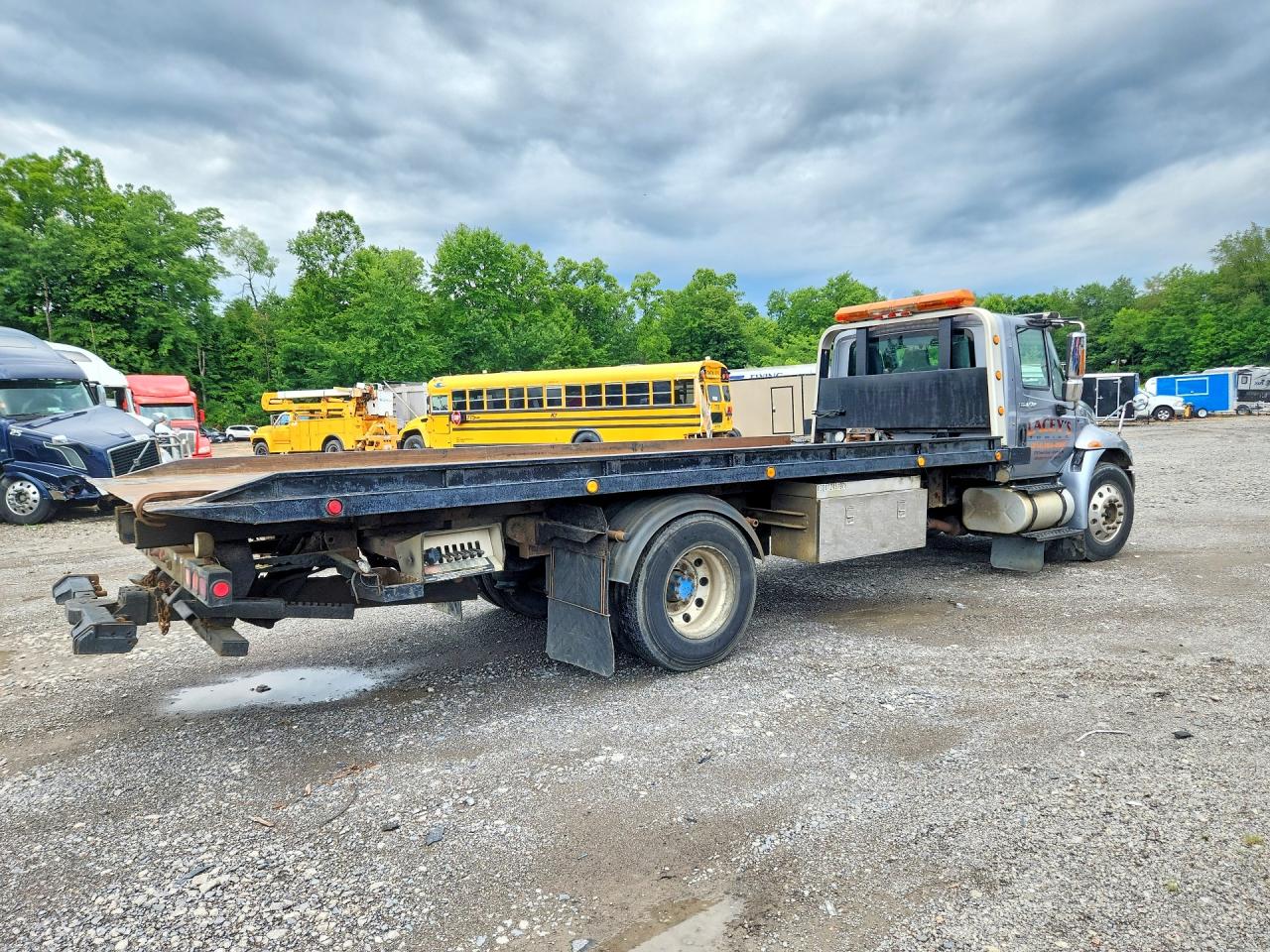 2011 INTERNATIONAL 4000 SERIE