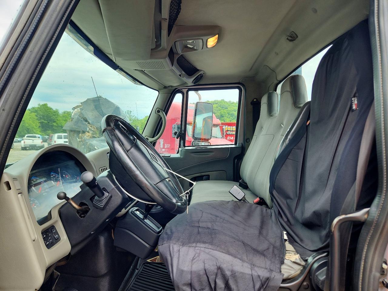 2011 INTERNATIONAL 4000 SERIE