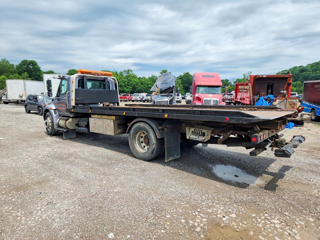 2011 INTERNATIONAL 4000 SERIE