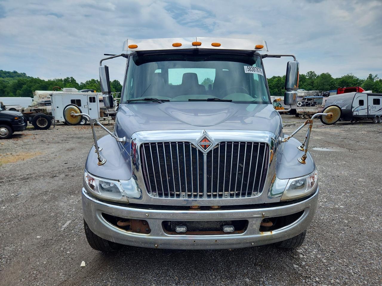 2011 INTERNATIONAL 4000 SERIE