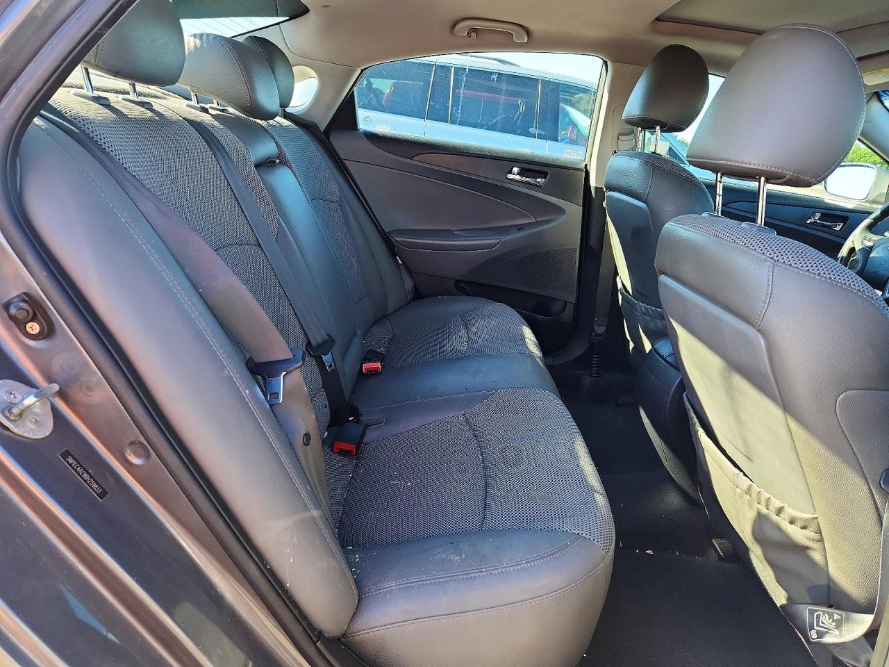 2011 HYUNDAI SONATA