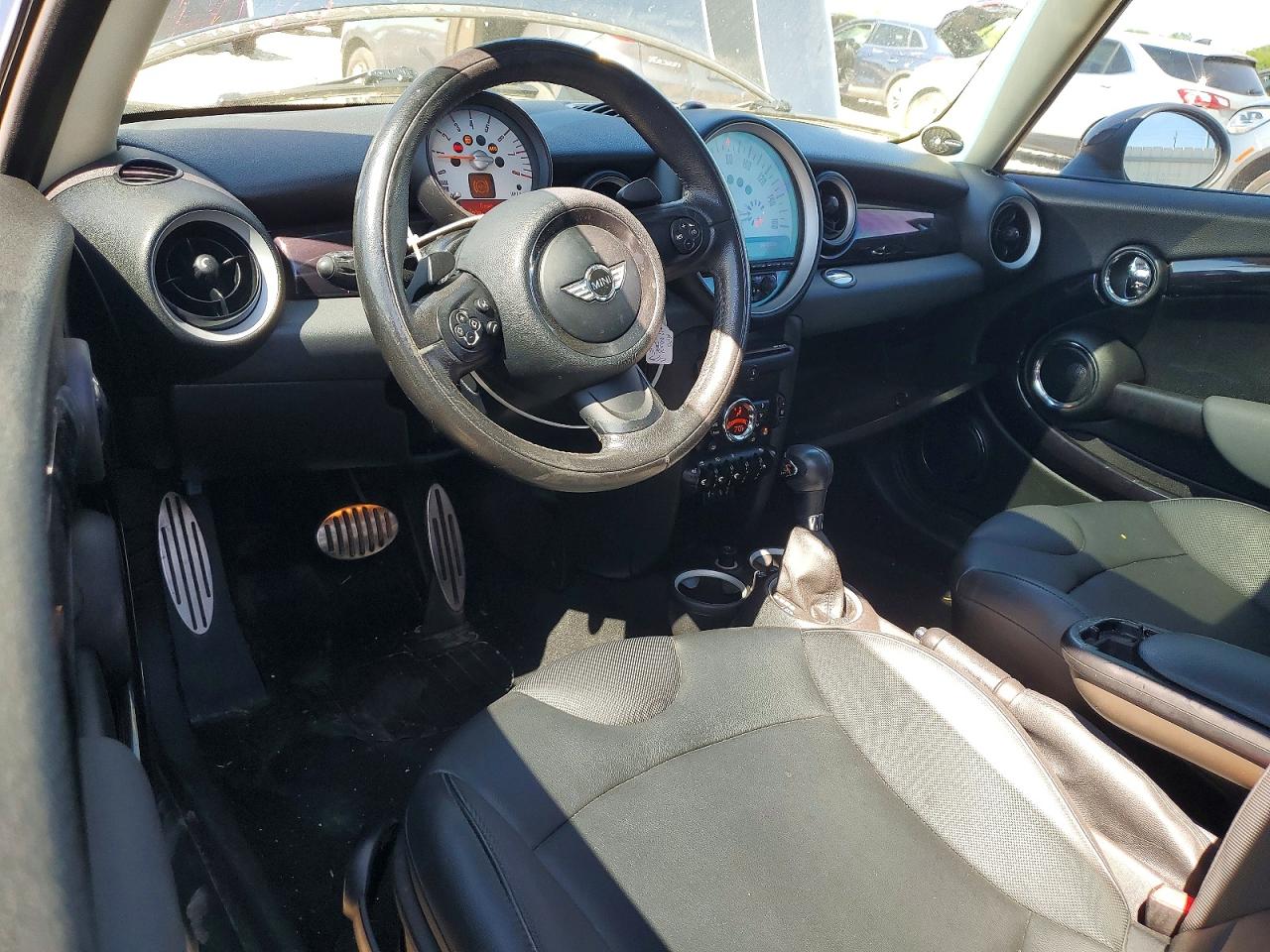 2011 MINI COOPER